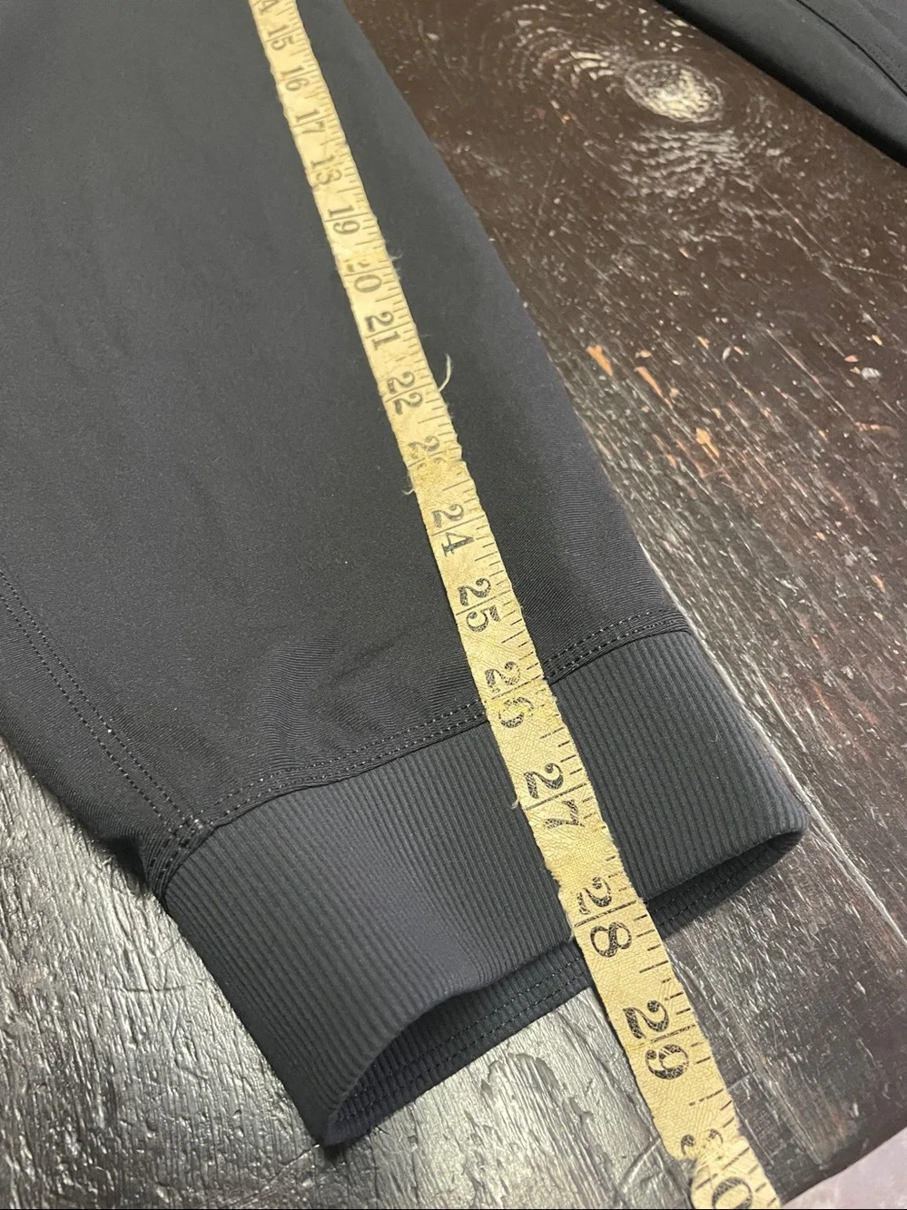 Lululemon Men’s ABC Jogger Size L.